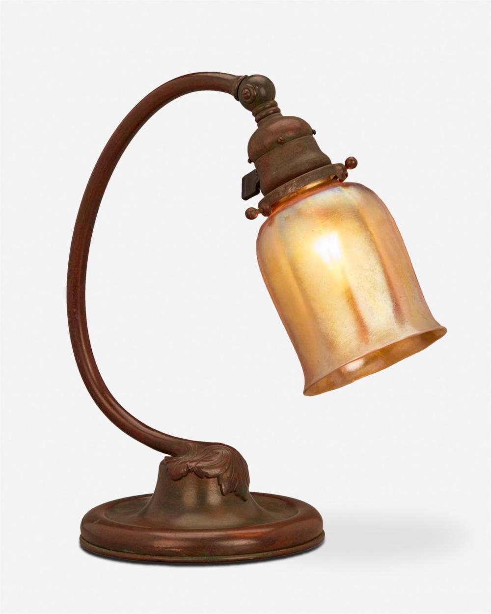 A TIFFANY STUDIOS TABLE LAMPA
