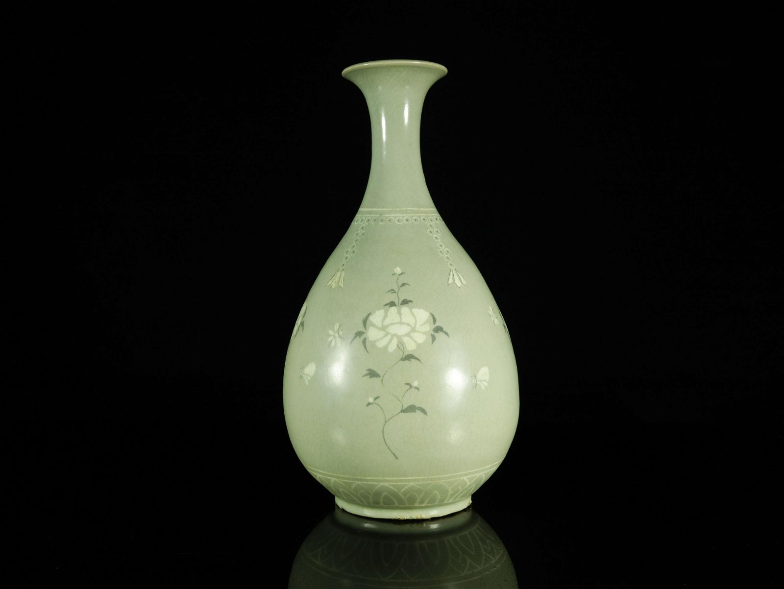 A TOP KOREAN CELADON-GLAZED
