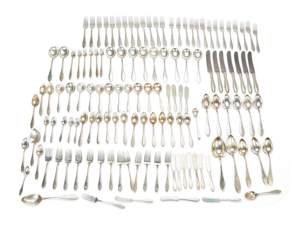 A TOWLE STERLING SILVER FLATWARE