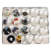 A TRAY OF ASSORTED GEMSTONES<b