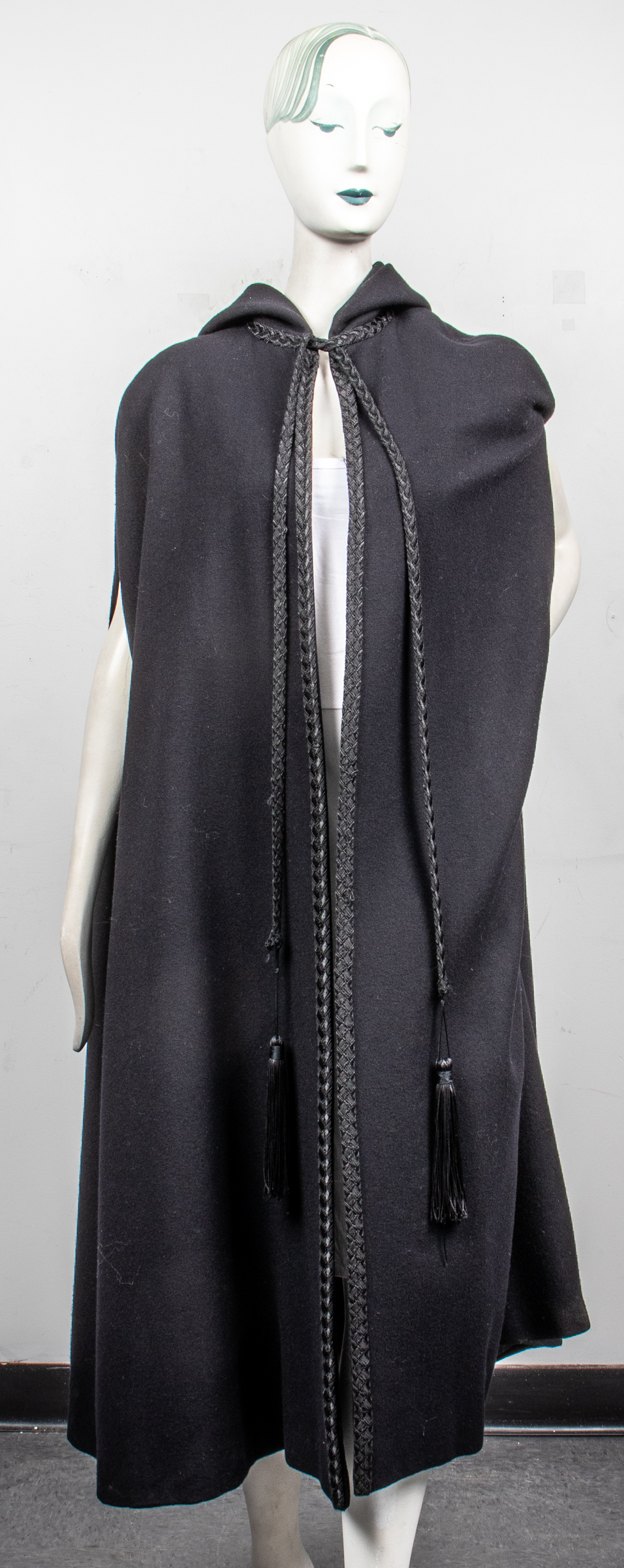 A TRIGERE BLACK WOOL HOODED CAPE