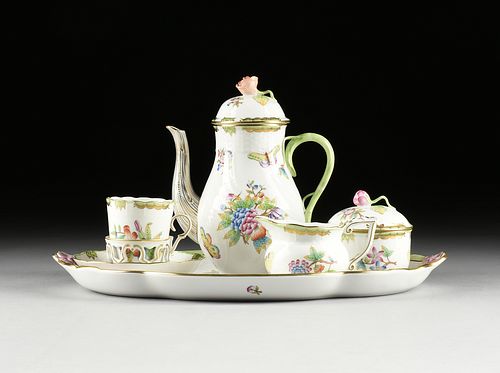 A TWELVE PIECE HEREND PARCEL GILT
