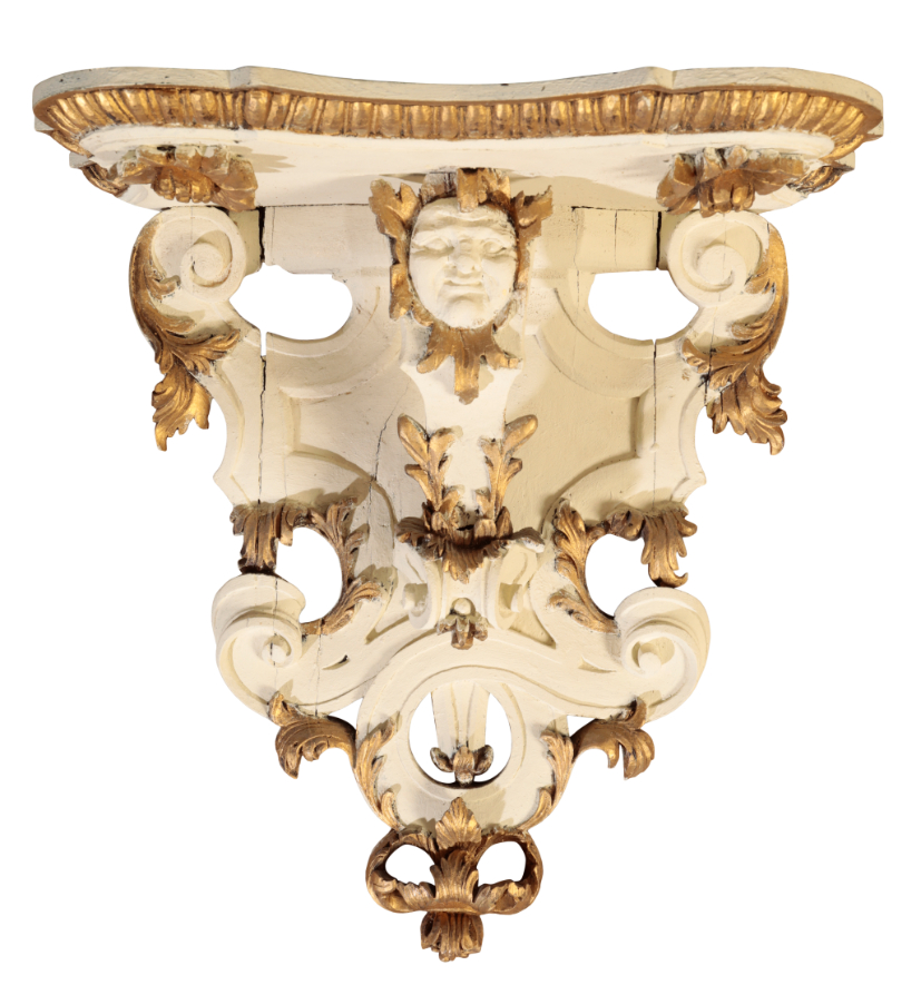 A VENETIAN STYLE PAINTED WALL