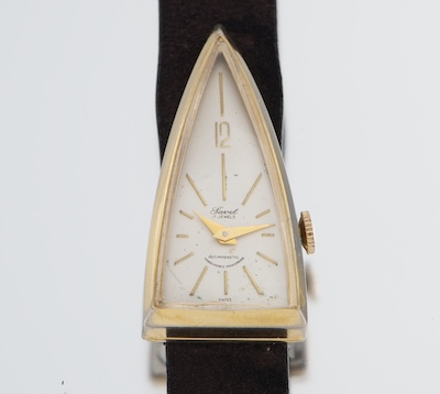 A Very Unusual Savel Triangle Wrist