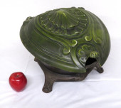 A VICTORIAN CAST IRON CLAMSHEL