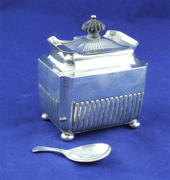 A Victorian demi fluted silver