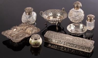 A Victorian embossed silver trinket