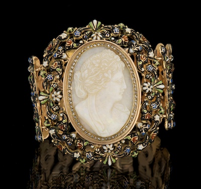 A Victorian Enamel Bracelet with