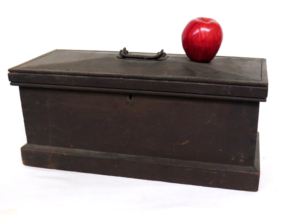 A VICTORIAN ERA WOODEN TOOL