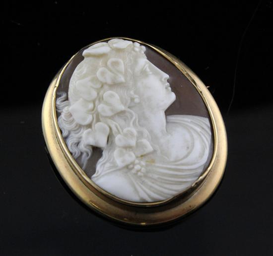 A Victorian gold mounted oval cameo
