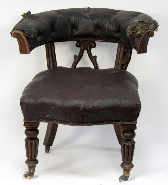 A Victorian mahogany tub chair with