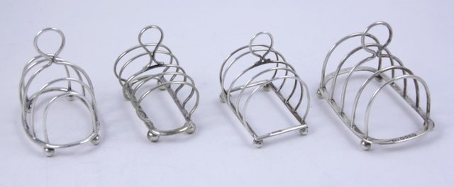 A Victorian oval silver toast