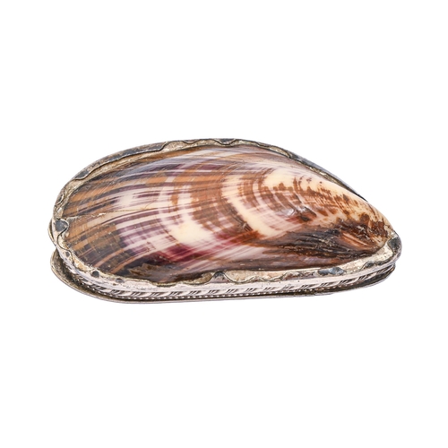 A Victorian shell snuff mull,