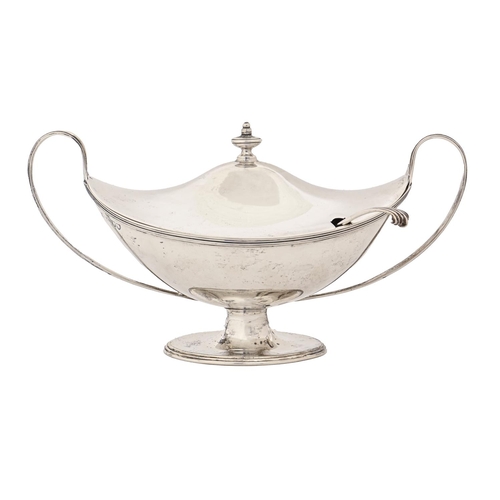 A Victorian silver sauce tureen and