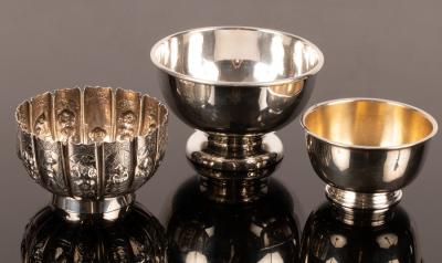 A Victorian silver sugar bowl,
