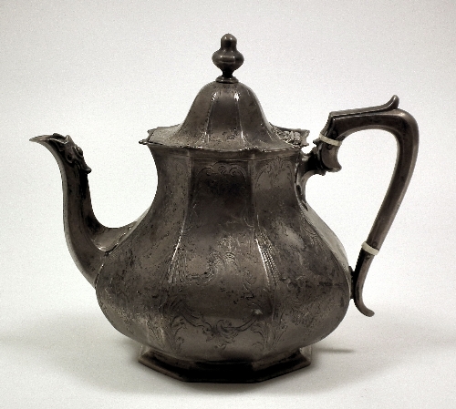 A Victorian silver teapot the