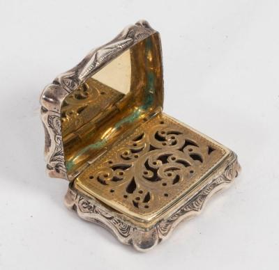 A Victorian silver vinaigrette, WD,