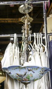 A VICTORIAN STYLE HANGING CHAN