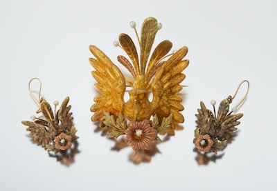 A Victorian Tri Color Gold and