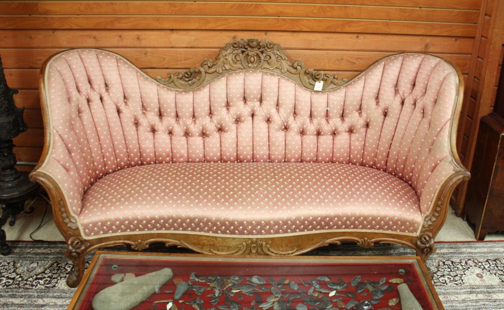 A VICTORIAN TRIPLE-ARCH SOFAA