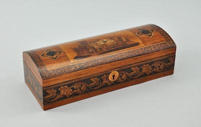 A Victorian Turn-bridgeware Glove