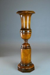 A VICTORIAN TURN MAHOGANY FLOO