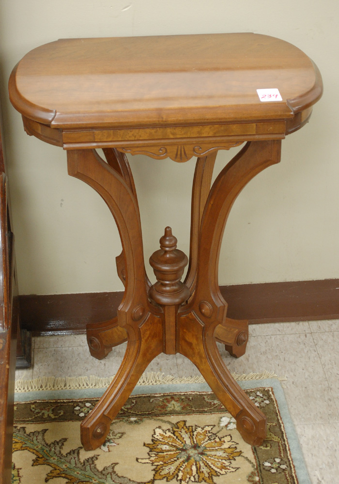 A VICTORIAN WALNUT LAMP STAND
