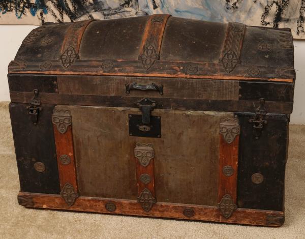 A VICTORIAN WOOD SLAT 'HUMP BACK'