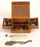 A Victorian yellow metal mourn