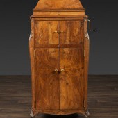 A Victrola XVI Circassian Waln