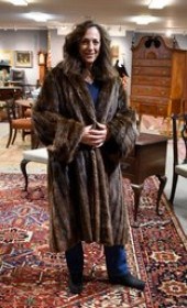 A vintage 3/4 length raccoon f