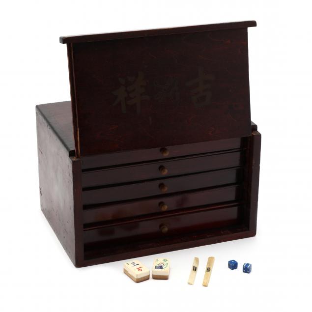 A VINTAGE BONE AND WOOD MAH JONG