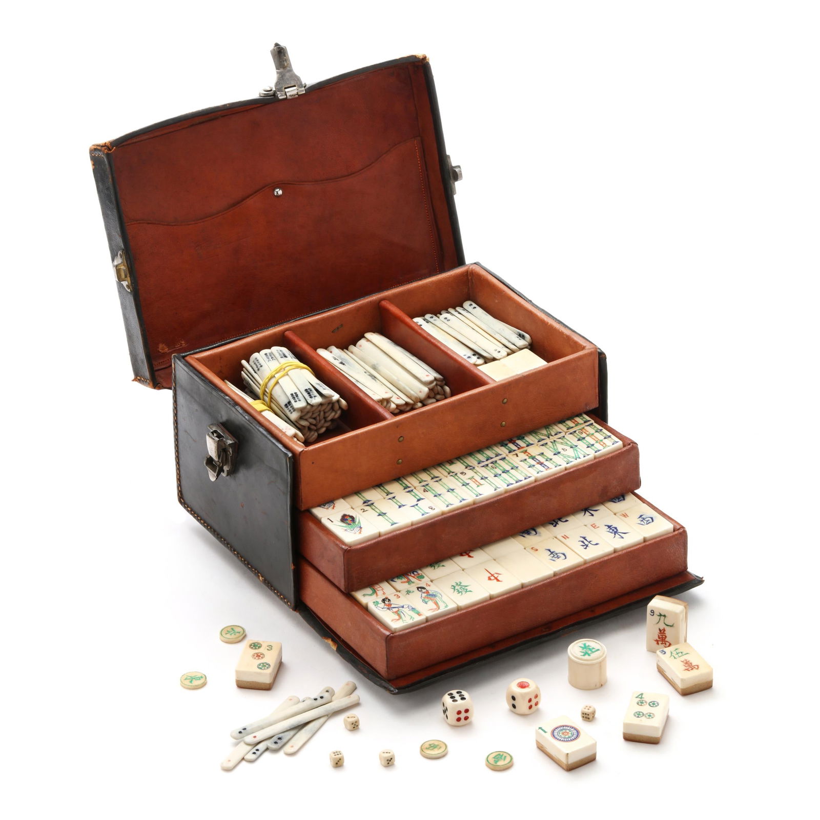 A VINTAGE CHINESE CASED MAHJONG