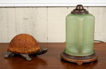 A vintage Deco table lamp with a