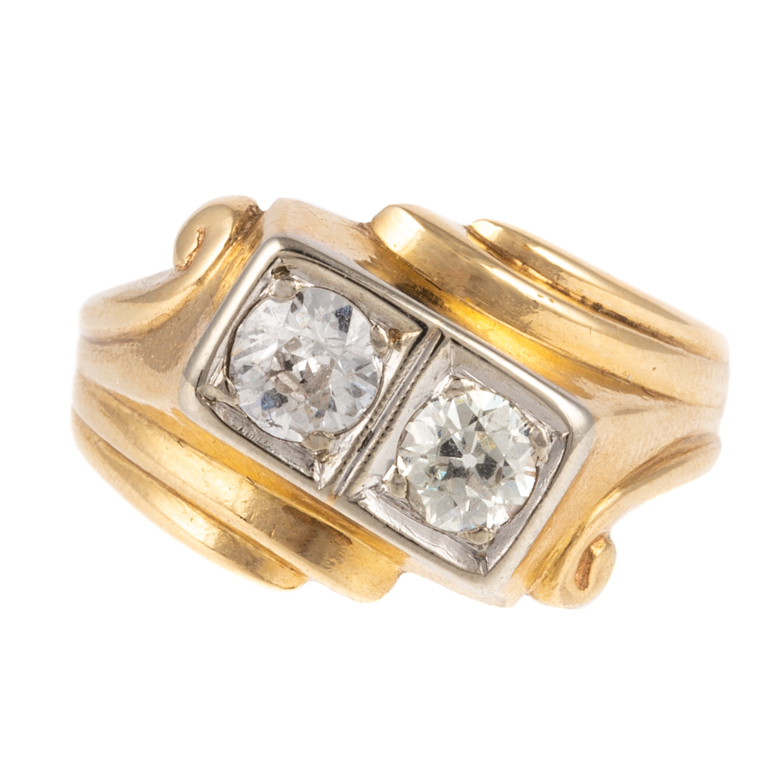 A VINTAGE DIAMOND RING IN 14K 14K