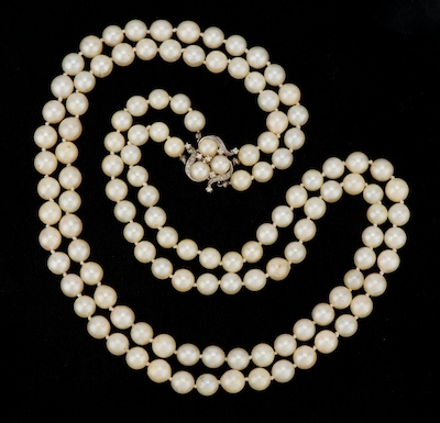 A Vintage Double Strand Pearl