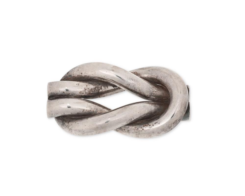 A VINTAGE GUCCI SQUARE KNOT