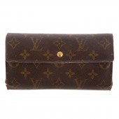 A VINTAGE LOUIS VUITTON MONOGR