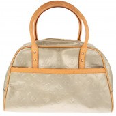 A VINTAGE LOUIS VUITTON TOMPKI