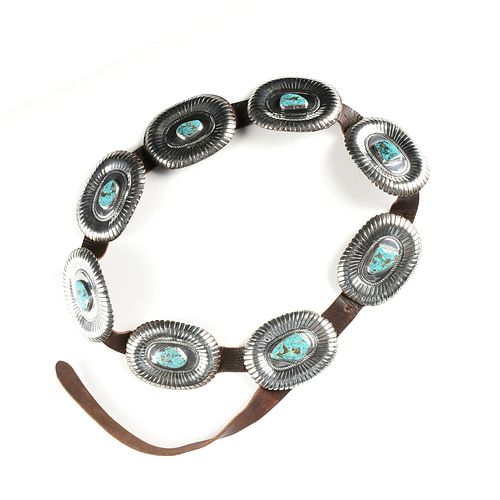 A VINTAGE NAVAJO TURQUOISE NUGGET
