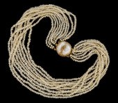 A Vintage Pearl Torsade Neckla