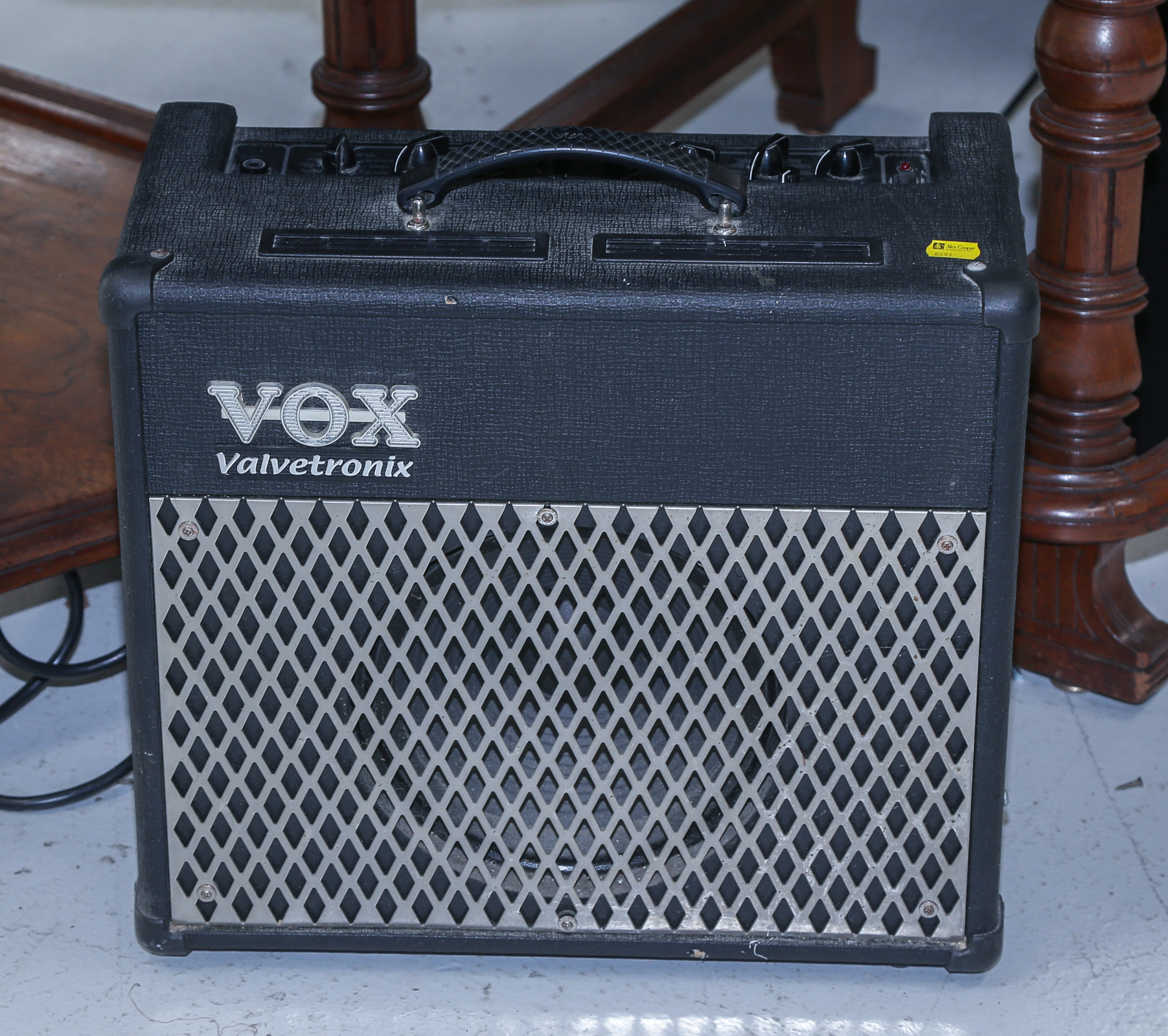 A VOX VALVETRONIX GUITAR AMP .