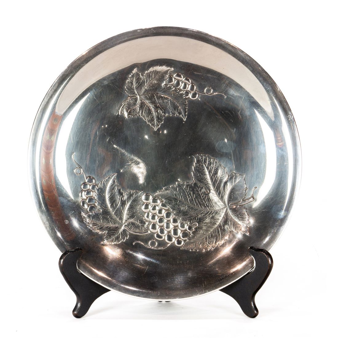 A WALLACE STERLING SILVER CHARGER