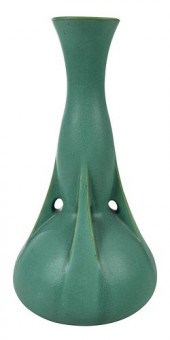 A W.B. MUNDIE TECO ART POTTERY
