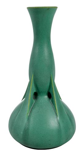A W.B. MUNDIE TECO ART POTTERY