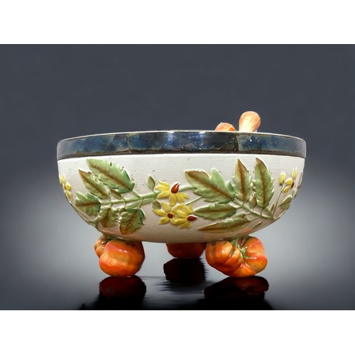 A WEDGWOOD PORCELAIN SALAD BOWL AND