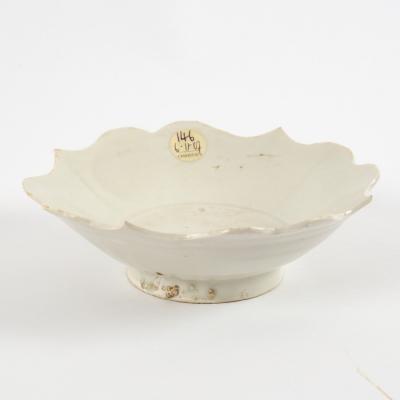 A white glazed foliate dish, Song