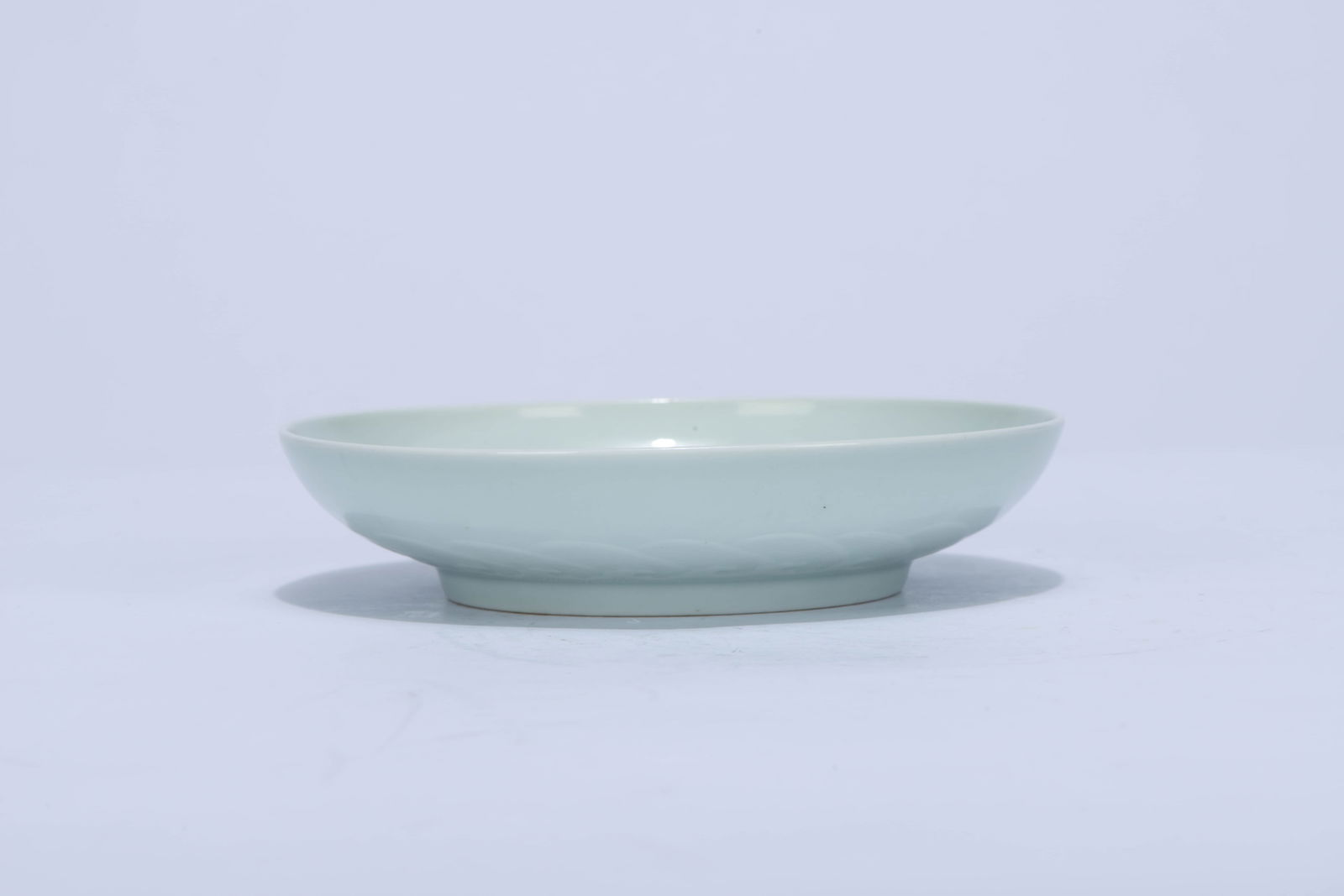 A WHITE-GLAZED INCISED 'SEA