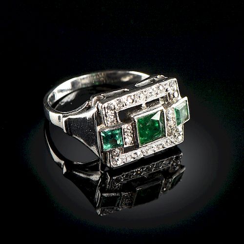 A WHITE GOLD, EMERALD, AND