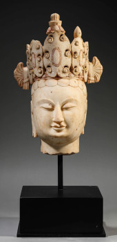 A WHITE JADE JEWELLED CROWN BU